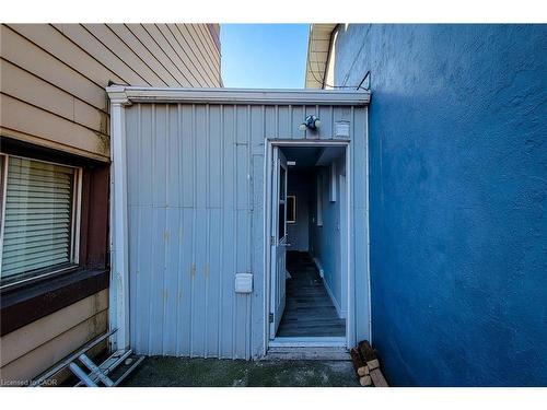 2-26 Barton Street W, Hamilton, ON - Outdoor