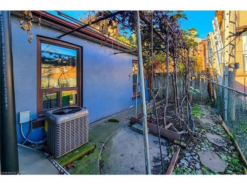 2-26 Barton Street W, Hamilton, ON - Outdoor