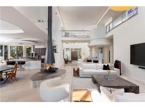 1540 Watersedge Road, Mississauga, ON - Indoor Photo Showing Living Room