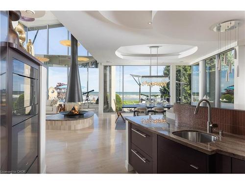 1540 Watersedge Road, Mississauga, ON - Indoor Photo Showing Kitchen