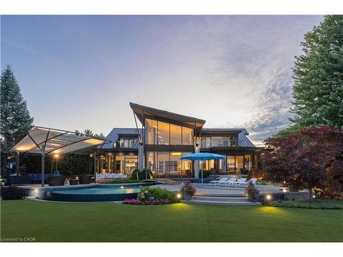 1540 Watersedge Road, Mississauga, ON - Outdoor With In Ground Pool