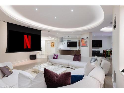 1540 Watersedge Road, Mississauga, ON - Indoor Photo Showing Living Room