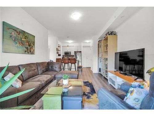 311-35 Southshore Crescent, Hamilton, ON - Indoor Photo Showing Living Room