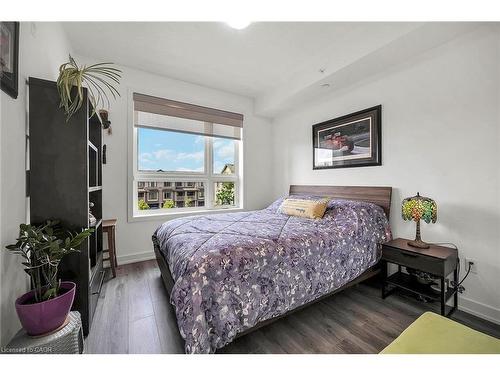 311-35 Southshore Crescent, Hamilton, ON - Indoor Photo Showing Bedroom