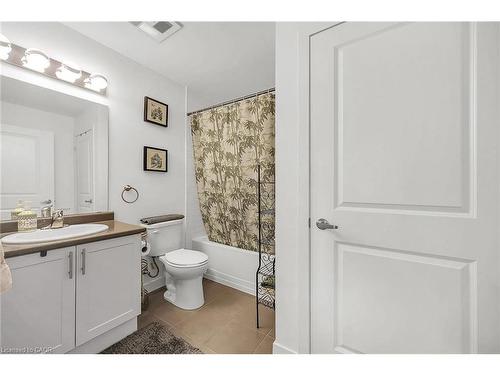 311-35 Southshore Crescent, Hamilton, ON - Indoor Photo Showing Bathroom