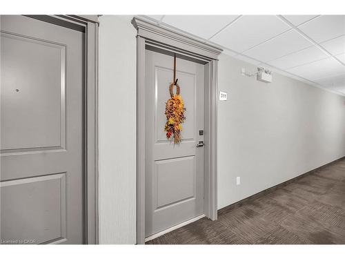 311-35 Southshore Crescent, Hamilton, ON - Indoor Photo Showing Other Room