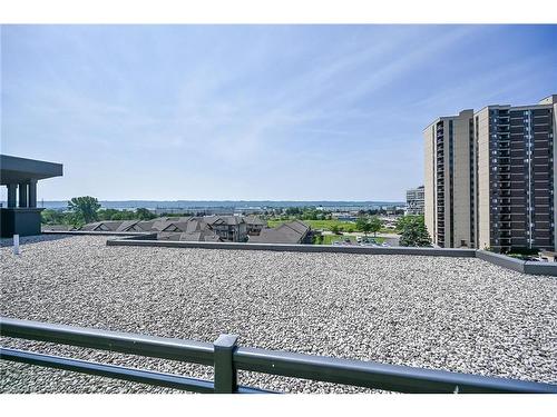 311-35 Southshore Crescent, Hamilton, ON - Outdoor