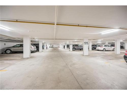 311-35 Southshore Crescent, Hamilton, ON - Indoor Photo Showing Garage