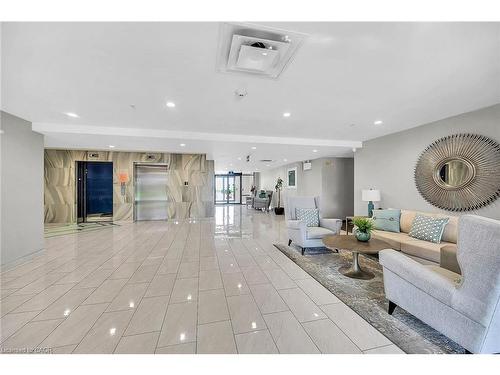 311-35 Southshore Crescent, Hamilton, ON - Indoor