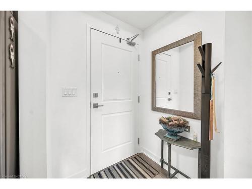 311-35 Southshore Crescent, Hamilton, ON - Indoor Photo Showing Other Room