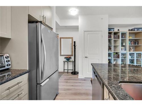 311-35 Southshore Crescent, Hamilton, ON - Indoor Photo Showing Kitchen With Upgraded Kitchen