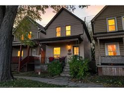 30 Mars Avenue  Hamilton, ON L8L 3V8