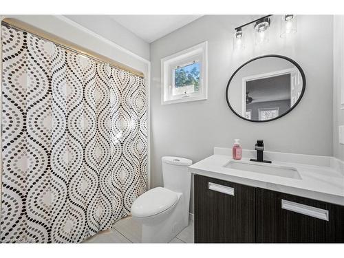 55 Enfield Drive, Cambridge, ON - Indoor Photo Showing Bathroom