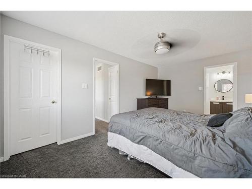 55 Enfield Drive, Cambridge, ON - Indoor Photo Showing Bedroom