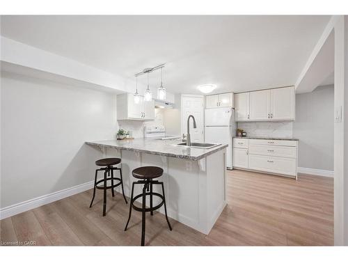 357 Grangewood Drive, Waterloo, ON - Indoor Photo Showing Kitchen
