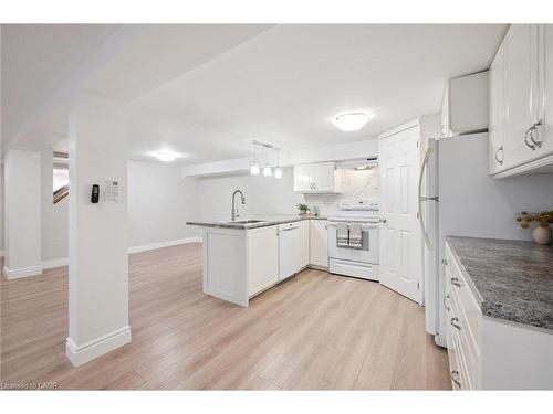 357 Grangewood Drive, Waterloo, ON - Indoor Photo Showing Kitchen