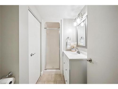 357 Grangewood Drive, Waterloo, ON - Indoor Photo Showing Bathroom