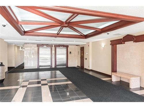 404-495 Highway 8, Stoney Creek, ON - Indoor Photo Showing Other Room