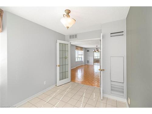 404-495 Highway 8, Stoney Creek, ON - Indoor Photo Showing Other Room