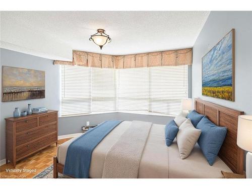 404-495 Highway 8, Stoney Creek, ON - Indoor Photo Showing Bedroom