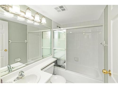 404-495 Highway 8, Stoney Creek, ON - Indoor Photo Showing Bathroom
