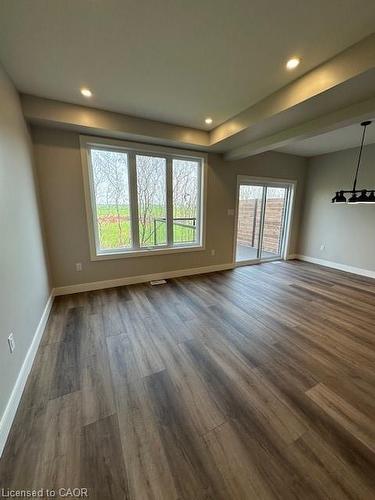 39-40 Walker Road, Ingersoll, ON - Indoor Photo Showing Other Room