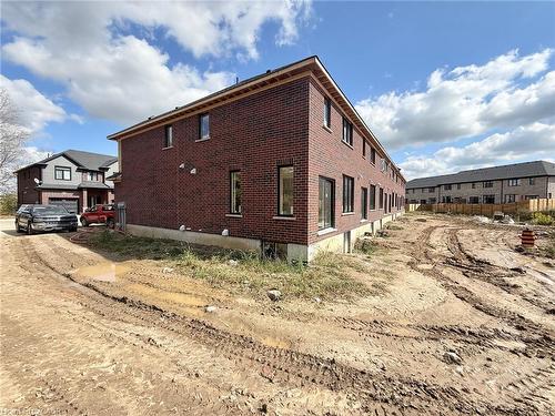 39-40 Walker Road, Ingersoll, ON - Outdoor With Exterior