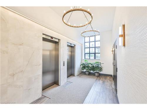 404-185 Robinson Street, Oakville, ON - Indoor Photo Showing Other Room