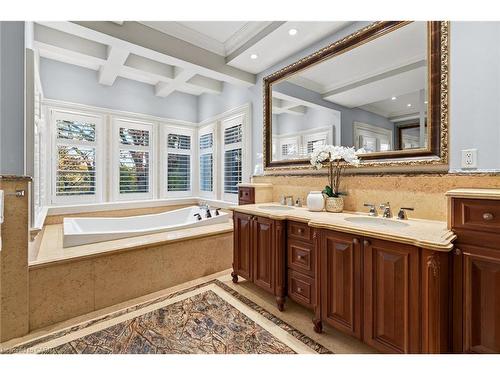 172 Boxley Road, Burlington, ON - Indoor Photo Showing Bathroom