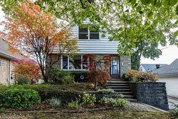 8 Sylvia Crescent  Hamilton, ON L8K 2A9