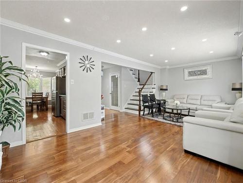 635 Rexford Drive, Hamilton, ON - Indoor Photo Showing Living Room