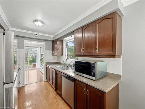 635 Rexford Drive, Hamilton, ON - Indoor Photo Showing Kitchen With Double Sink