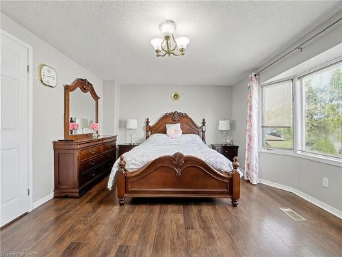 635 Rexford Drive, Hamilton, ON - Indoor Photo Showing Bedroom