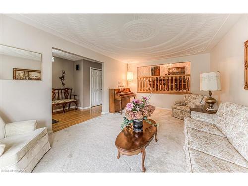 65 Trailview Drive, Kitchener, ON - Indoor Photo Showing Living Room