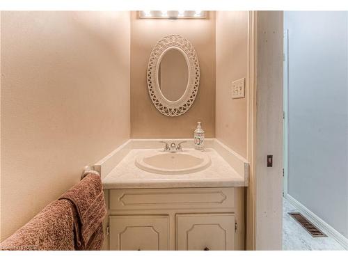 65 Trailview Drive, Kitchener, ON - Indoor Photo Showing Bathroom