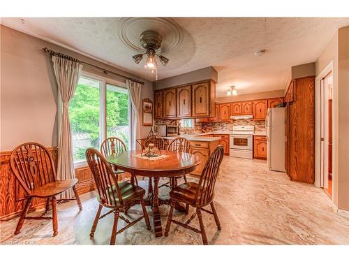 65 Trailview Drive, Kitchener, ON - Indoor Photo Showing Dining Room