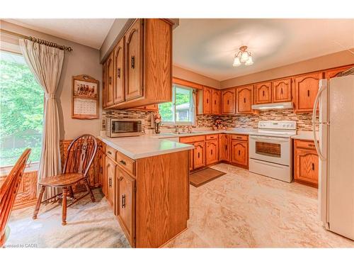 65 Trailview Drive, Kitchener, ON - Indoor Photo Showing Kitchen