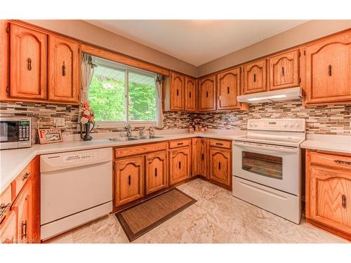 65 Trailview Drive, Kitchener, ON - Indoor Photo Showing Kitchen With Double Sink