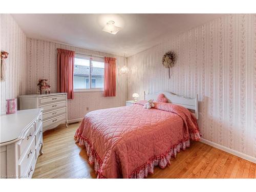 65 Trailview Drive, Kitchener, ON - Indoor Photo Showing Bedroom