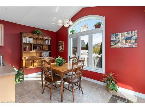 518 Sandcherry Drive, Burlington, ON - Indoor Photo Showing Dining Room