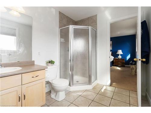 518 Sandcherry Drive, Burlington, ON - Indoor Photo Showing Bathroom