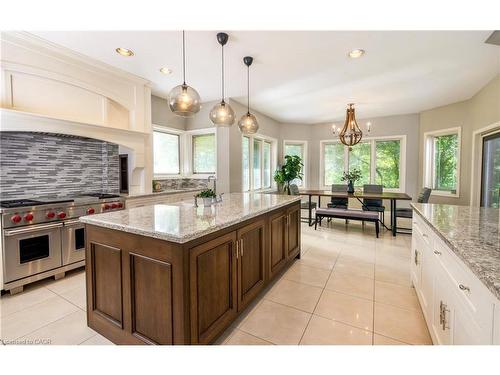 163 Wheelihan Way, Milton, ON - Indoor Photo Showing Kitchen With Upgraded Kitchen