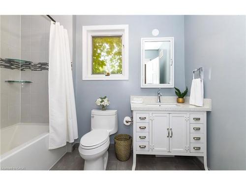 163 Wheelihan Way, Milton, ON - Indoor Photo Showing Bathroom