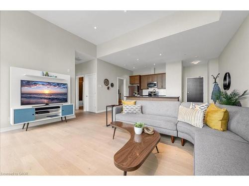 301-50 Murray Street W, Hamilton, ON - Indoor Photo Showing Living Room