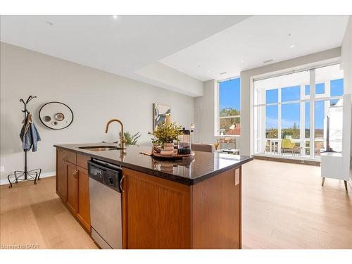 301-50 Murray Street W, Hamilton, ON - Indoor Photo Showing Kitchen