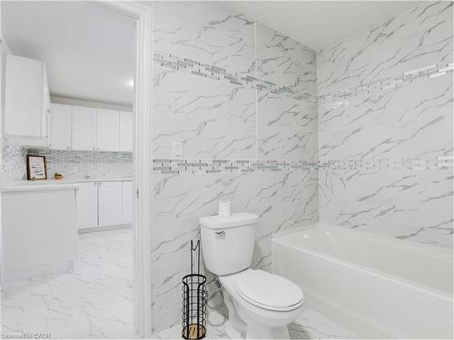 79 Sunnyhill Road, Cambridge, ON - Indoor Photo Showing Bathroom