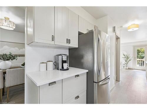 27-89 Woolwich Street, Waterloo, ON - Indoor Photo Showing Kitchen