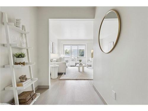 27-89 Woolwich Street, Waterloo, ON - Indoor Photo Showing Other Room