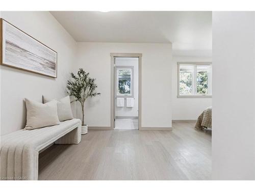 27-89 Woolwich Street, Waterloo, ON - Indoor Photo Showing Other Room