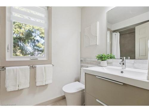 27-89 Woolwich Street, Waterloo, ON - Indoor Photo Showing Bathroom